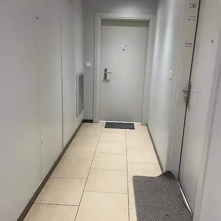 Chez Catherine Tres Beau Logement Tout Equipe Et Proche Des Transports Marseille Exterior photo