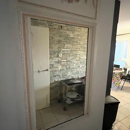 Chez Catherine Tres Beau Logement Tout Equipe Et Proche Des Transports Marseille Exterior photo